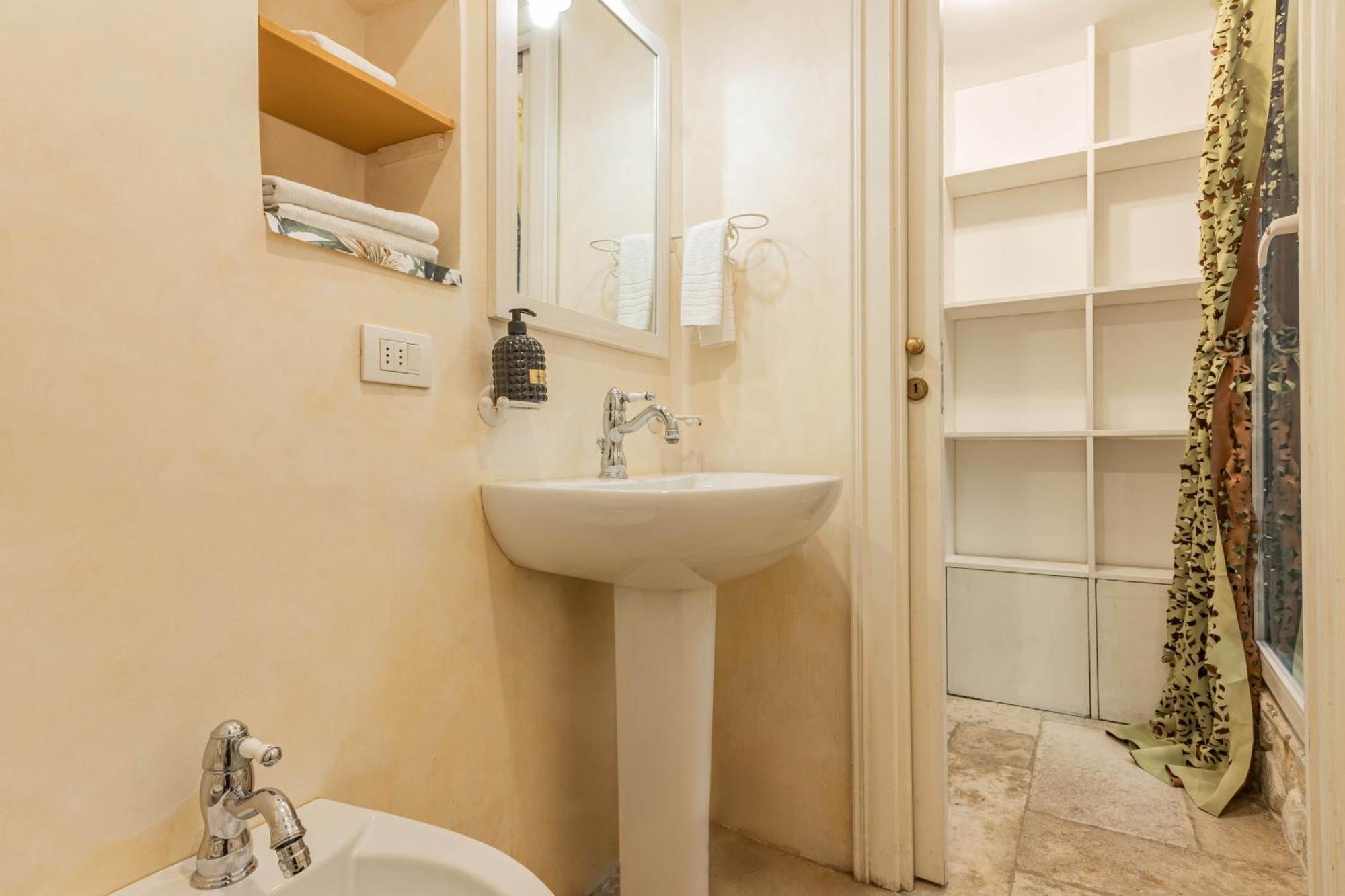 Extravacanza Central Station Бари Екстериор снимка